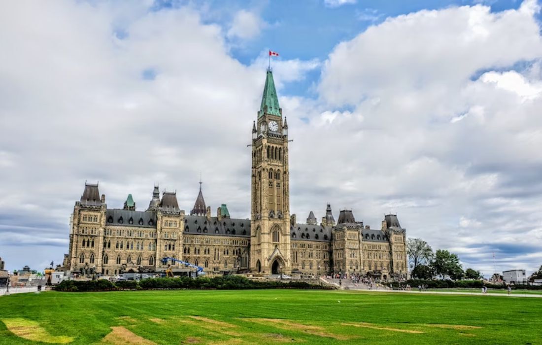 Funcionários públicos no Canadá iniciaram a greve mais longa da história do país