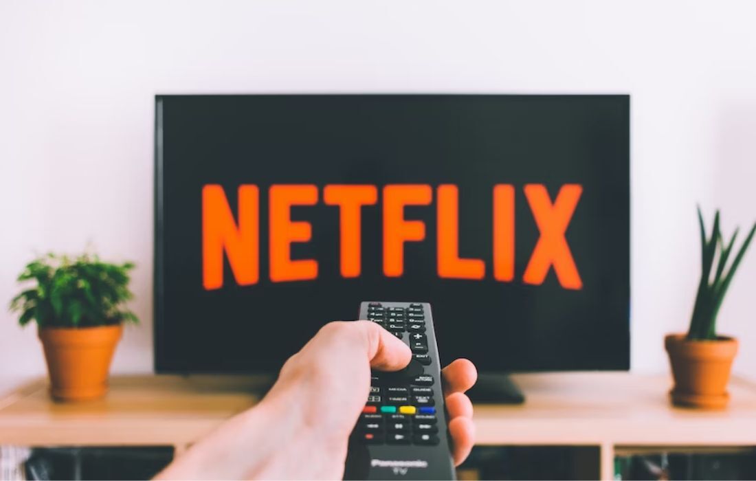 Netflix vai cobrar R$ 12,90 a mais de quem compartilhar senha