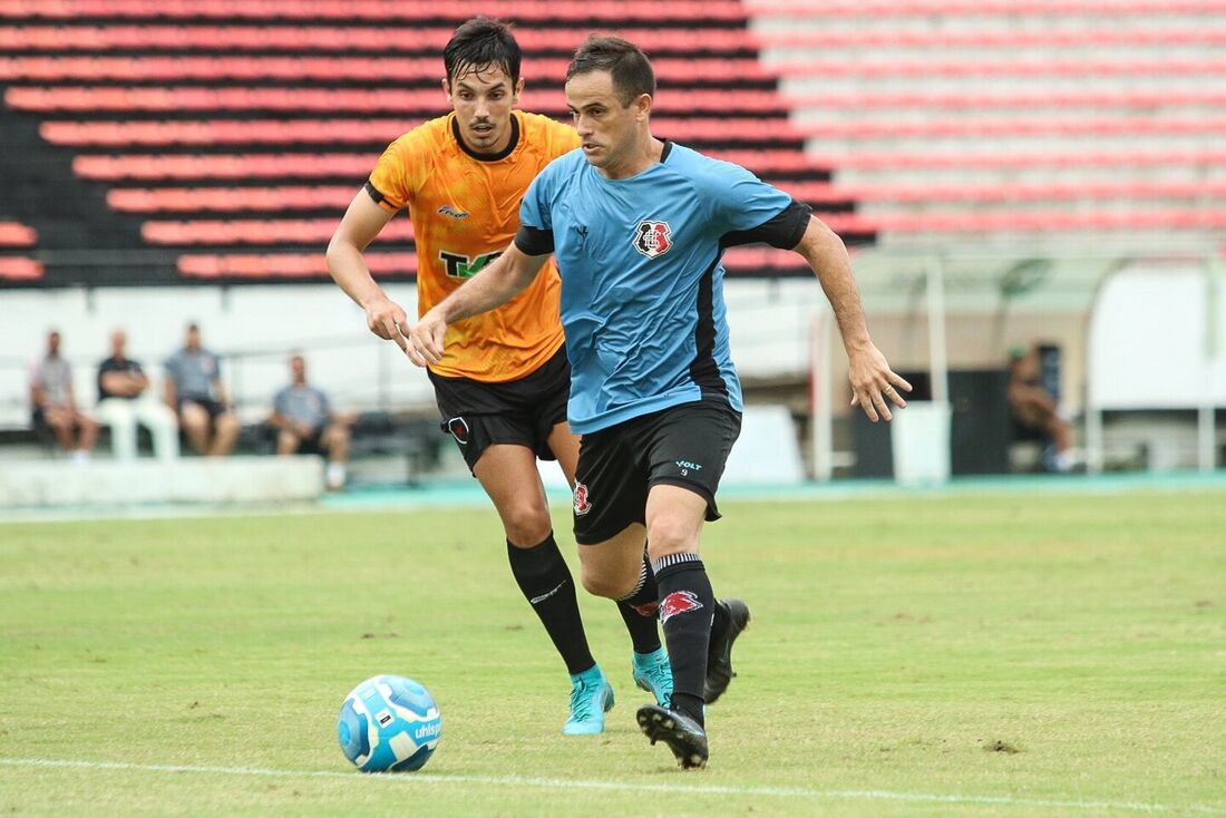 Pipico marcou um dos gols na movimentação no Arruda