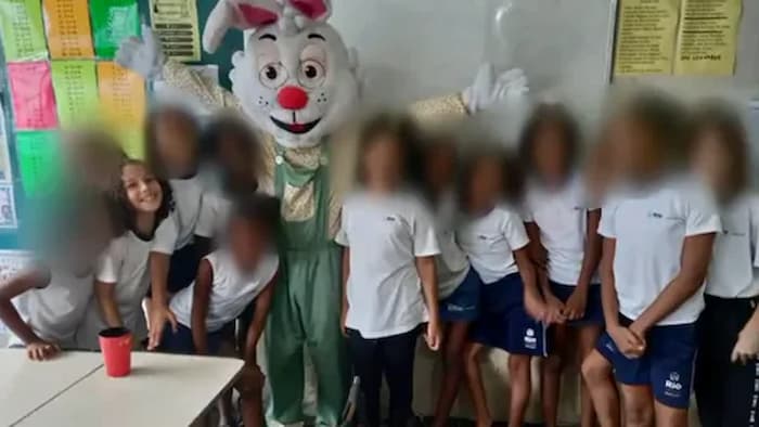 Ester de Assis Oliveira em celebração da Páscoa na escola