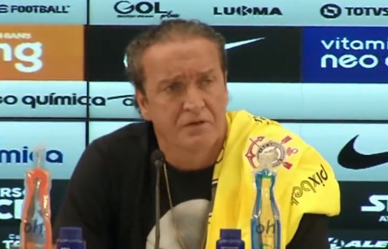 Cuca, ex-técnico do Corinthians 