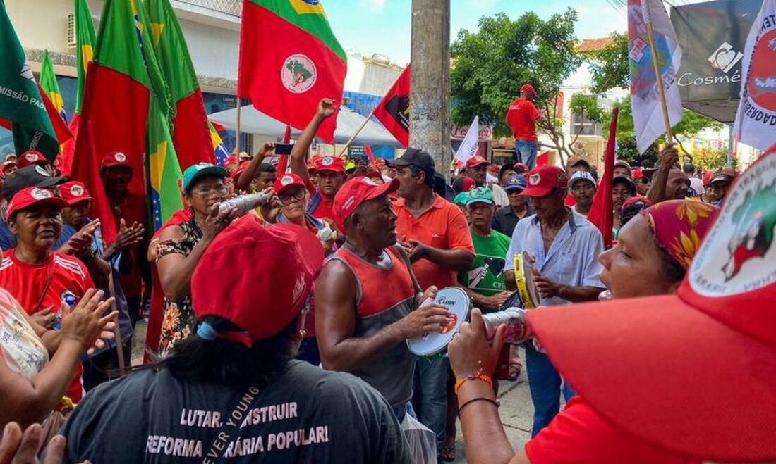 Manifestação do MST ocupa sede do Incra em Alagoas