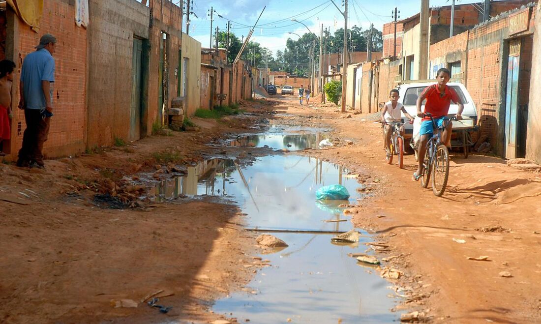 Saneamento básico. O governo ressalta que todos os processos de comprovação e regularização terão uma "rigorosa fiscalização"