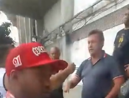 Zé Teodoro é questionado por torcedores do Santa no Arruda