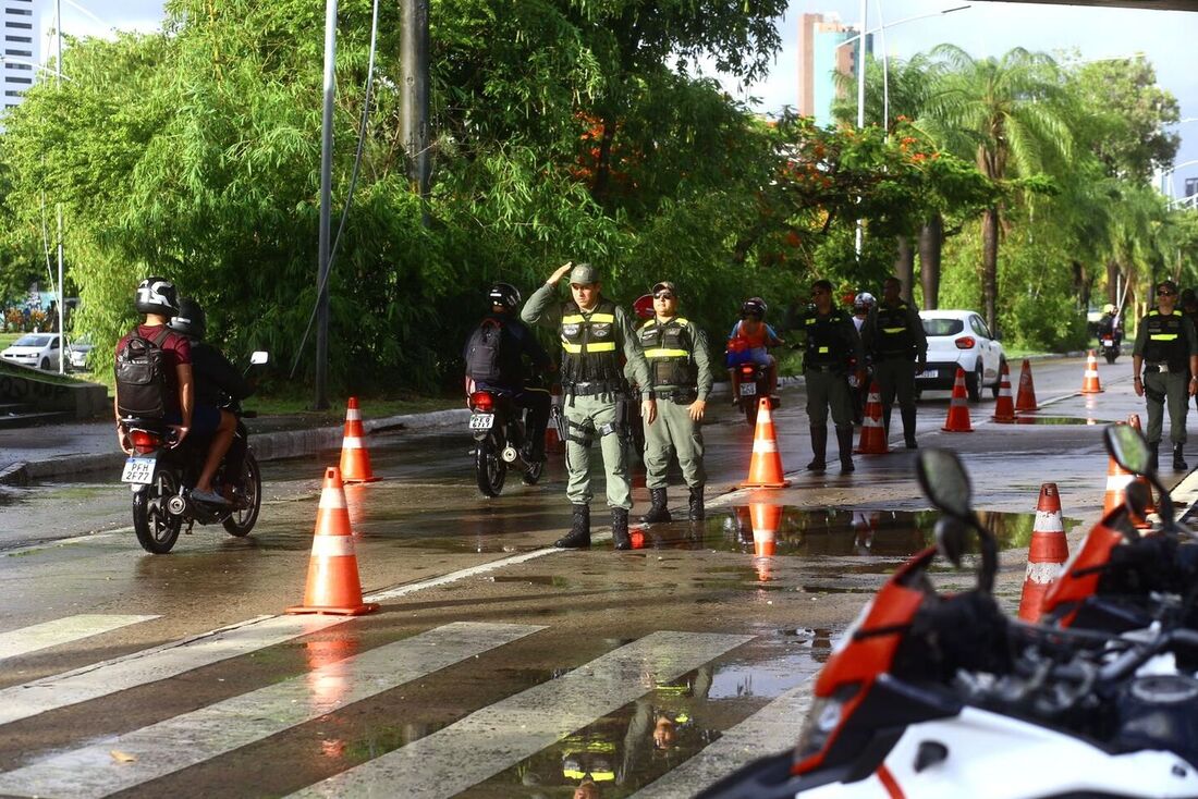 Operação Lei Seca, na av. Agamenon Magalhães