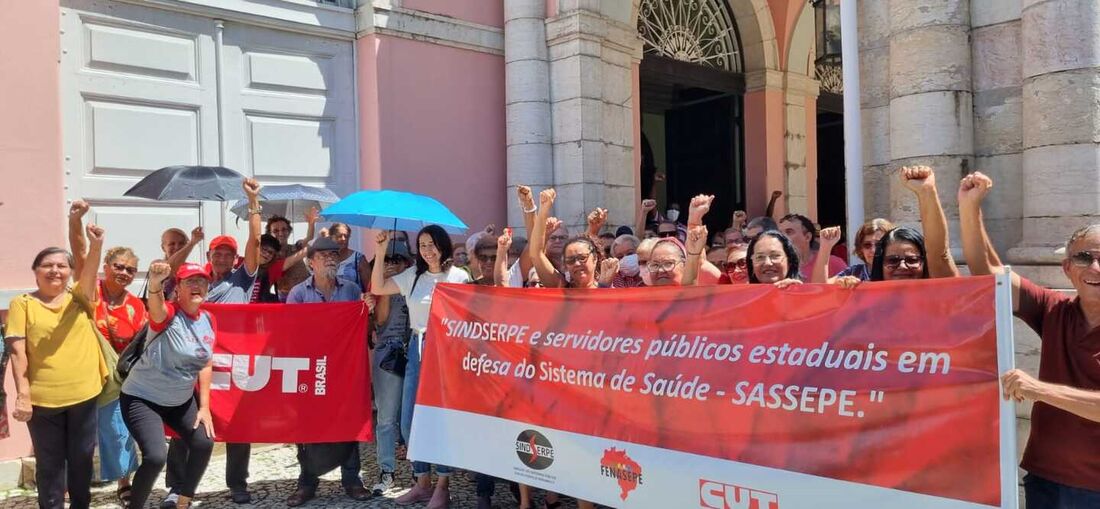 Manifestação em frente ao Palácio do Campo das Princesas