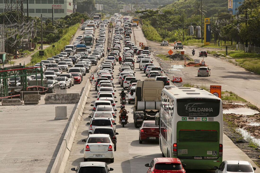 Retorno para o Recife é intenso na BR-232