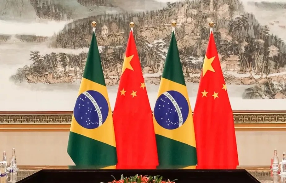 Bandeiras do Brasil e China 