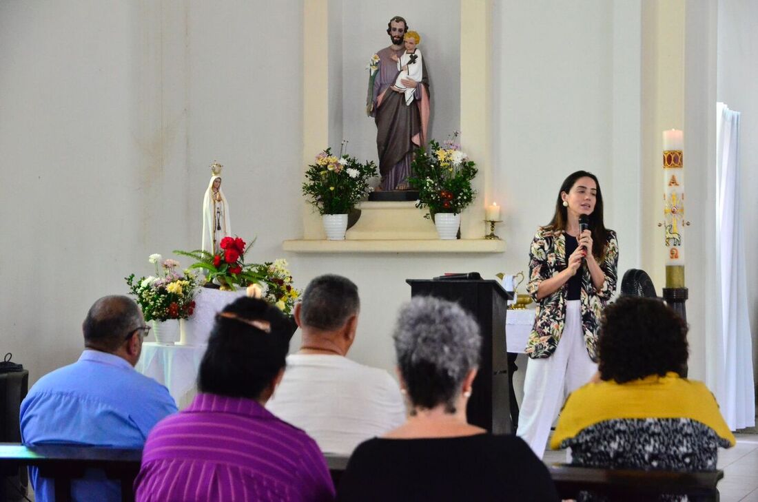 Diretora de Marketing do Grupo EQM, Joanna Costa, representou o presidente do grupo, Eduardo de Queiroz Monteiro, no evento em homenagem ao trabalhador