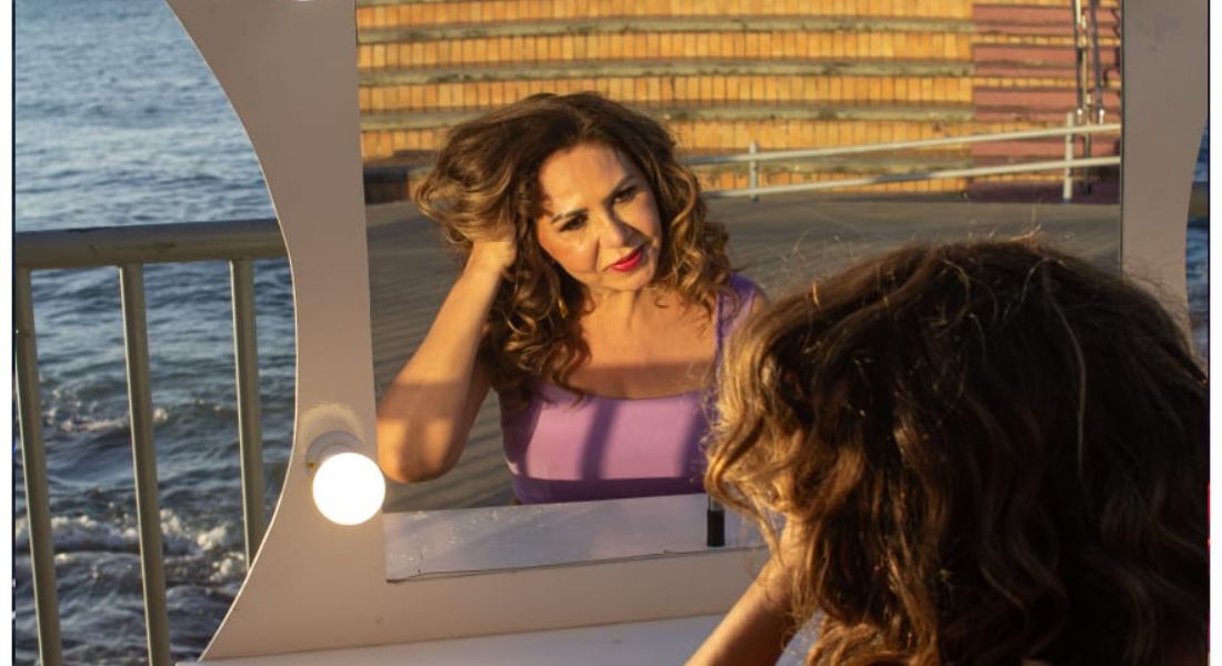 Cristina Amaral, em clipe de "Amor Próprio"