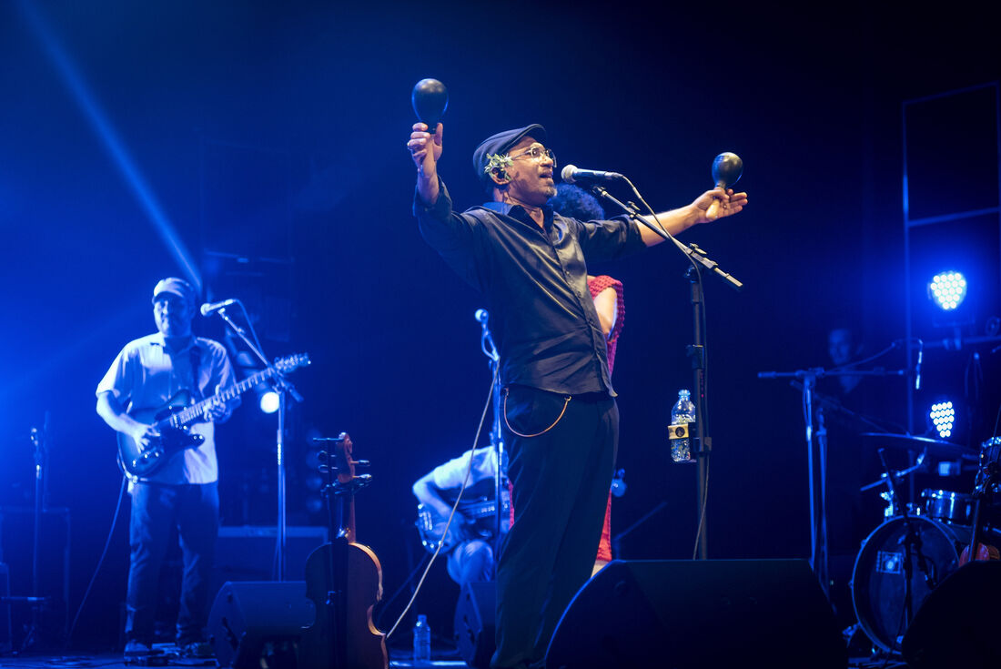 Maciel Salu leva a música pernambucana para o velho continente