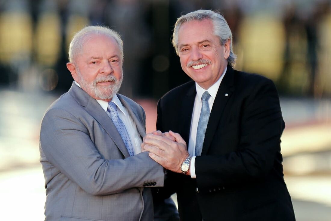 Lula e o presidente argentino Alberto Fernández se reuniram nesta terça-feira (2)