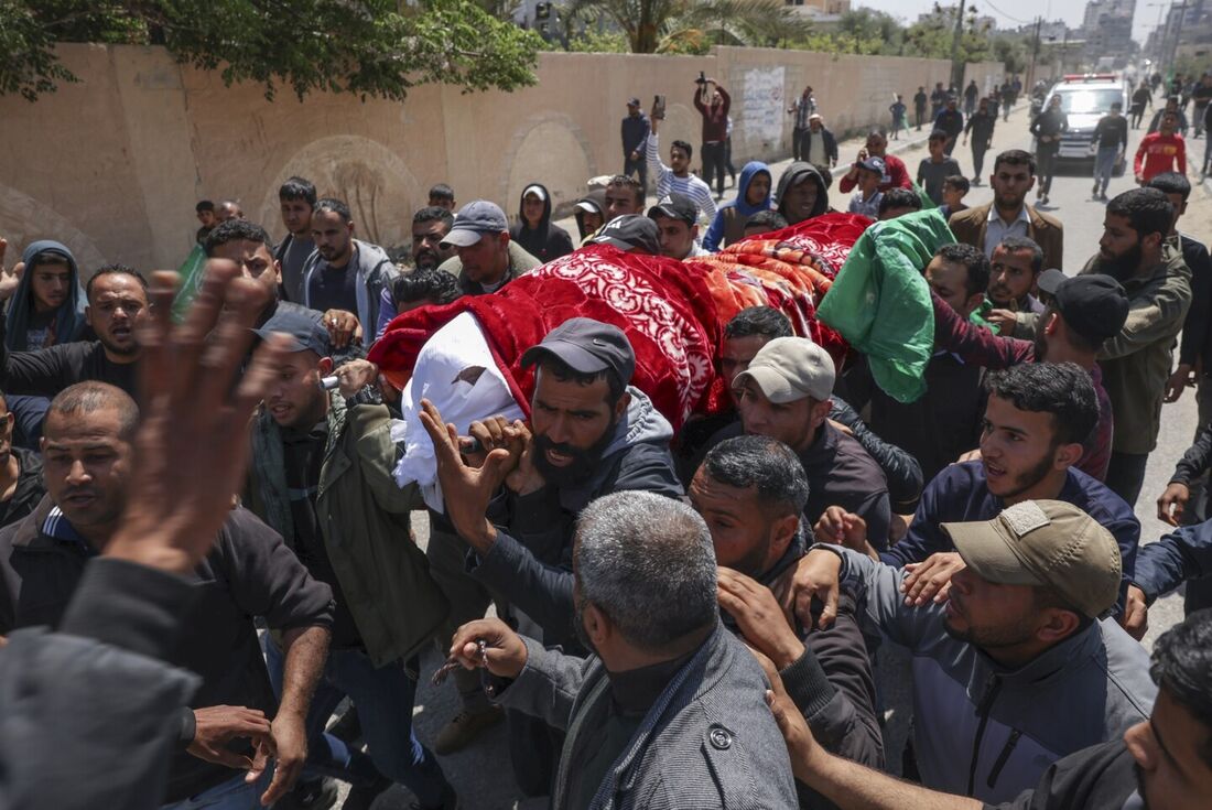 Um morto e cinco feridos em ataques israelenses em Gaza antes de anúncio de trégua