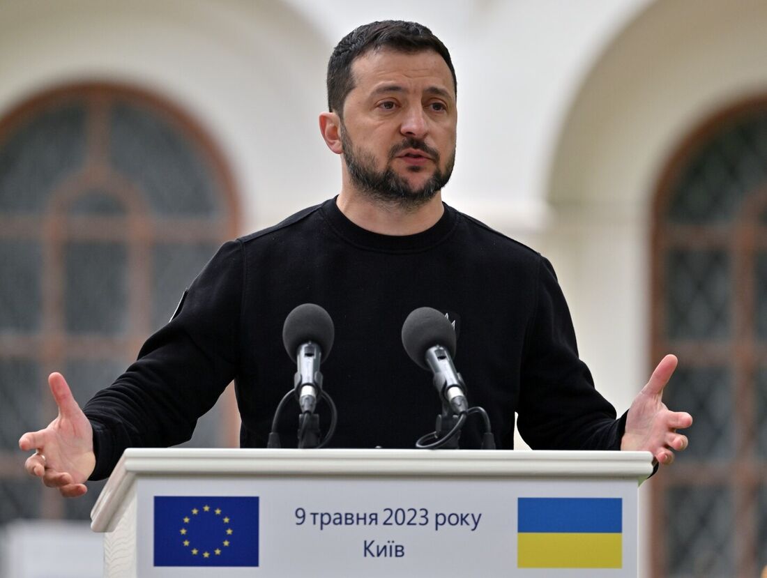 Zelensky pede à UE que acelere entrega de munições à Ucrânia