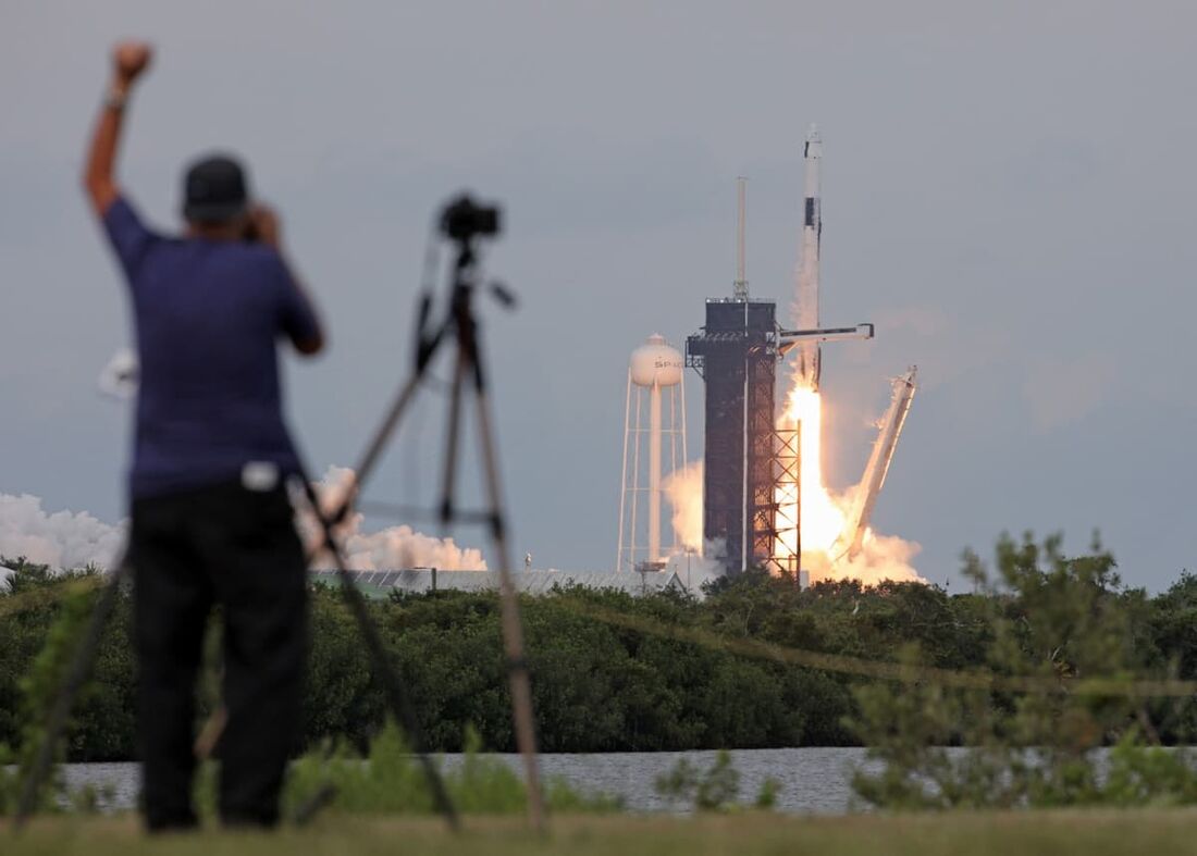 Segunda missão privada levou um homem e uma mulher sauditas no foguete Falcon 9, da Space X 