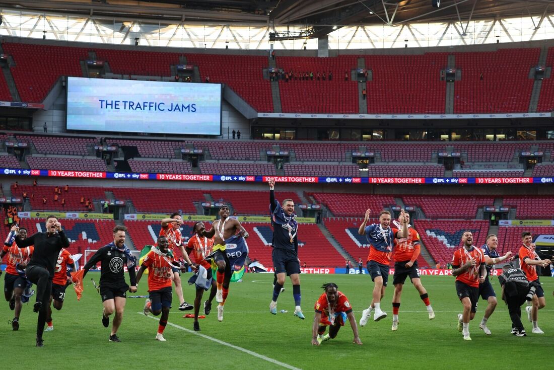 Da 5ª Divisão ao topo: conheça o Luton Town, caçula da Premier