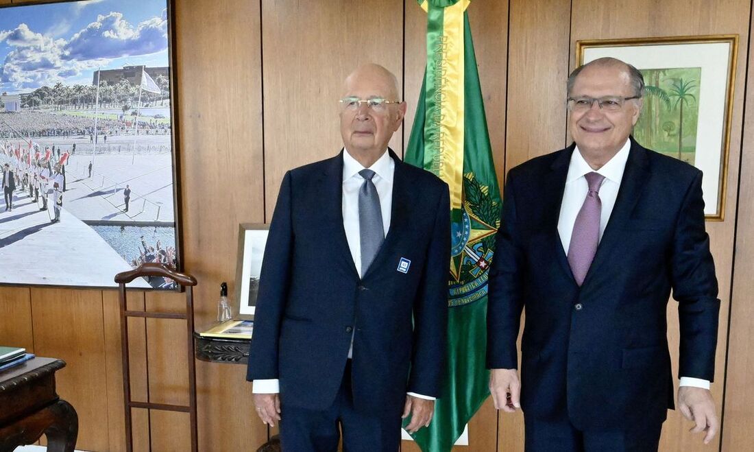 Vice-presidente Geraldo Alckmin discute bioeconomia com presidente do Fórum Econômico Mundial
