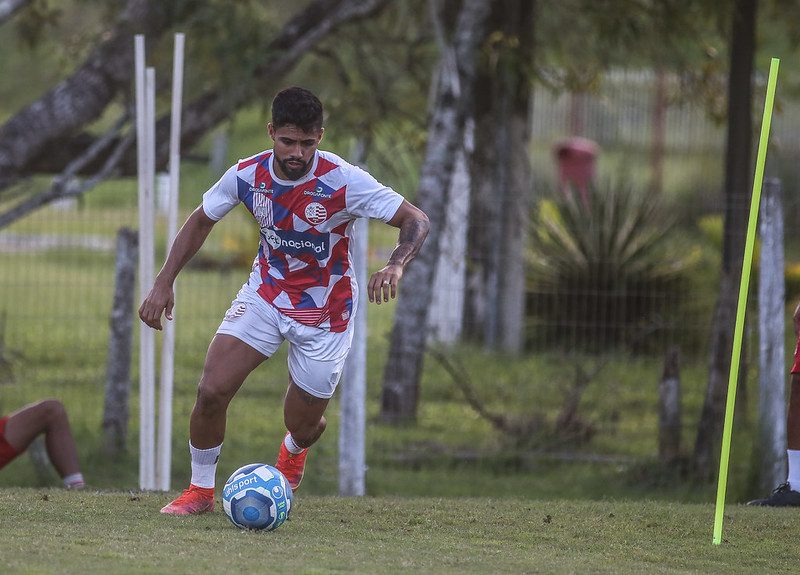 Bryan durante treino no CT Wilson Campos, nesta quinta-feira (25)