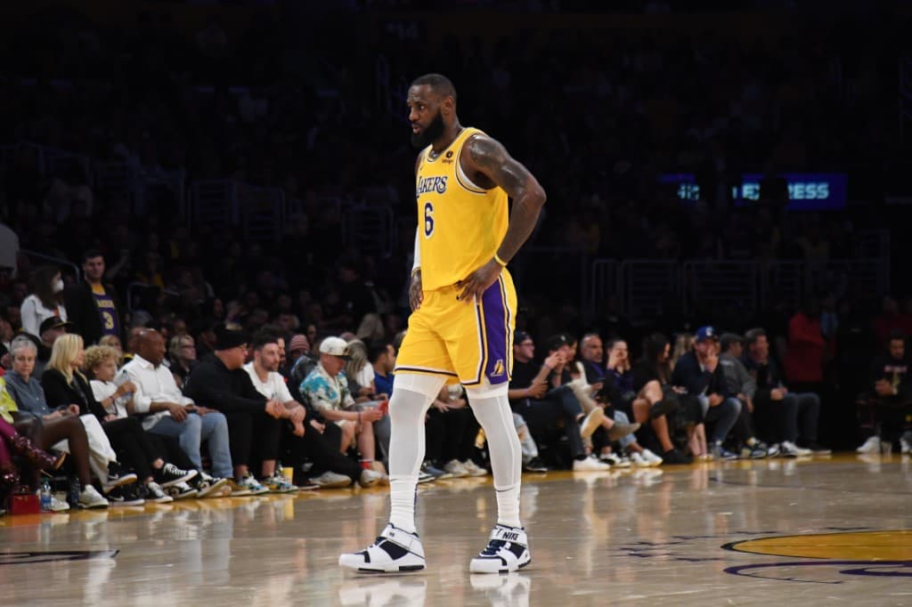 LeBron x Curry; saiba onde assistir ao jogo um do confronto Lakers