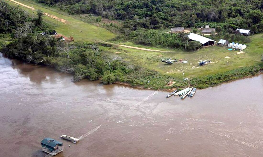 Base do Ibama em terra indígena em Roraima