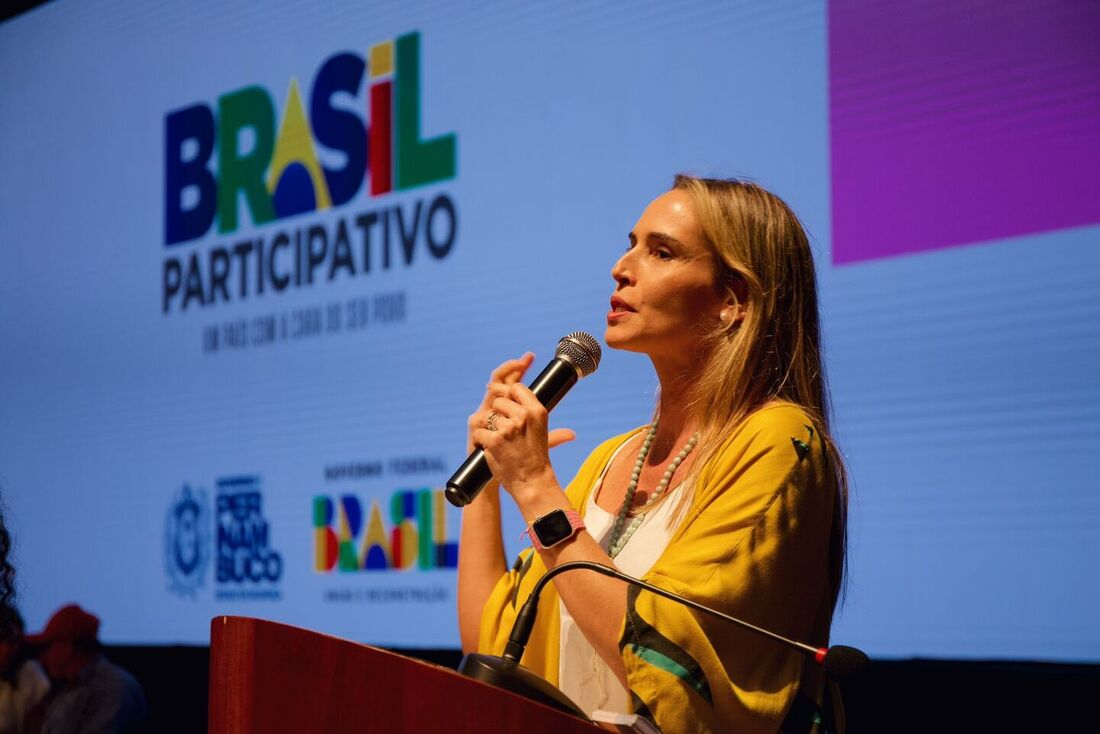 Isabella de Roldão, prefeita do Recife em exercício, durante lançamento do PPA Participativo, no Centro de Convenções-PE
