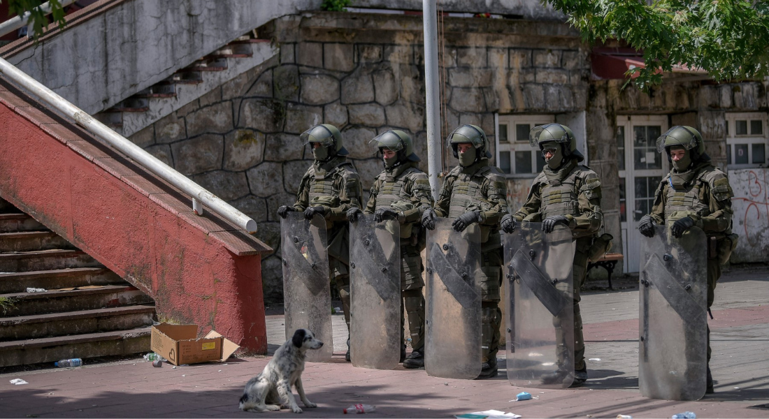 Soldados em Zvecan, em Kosovo 