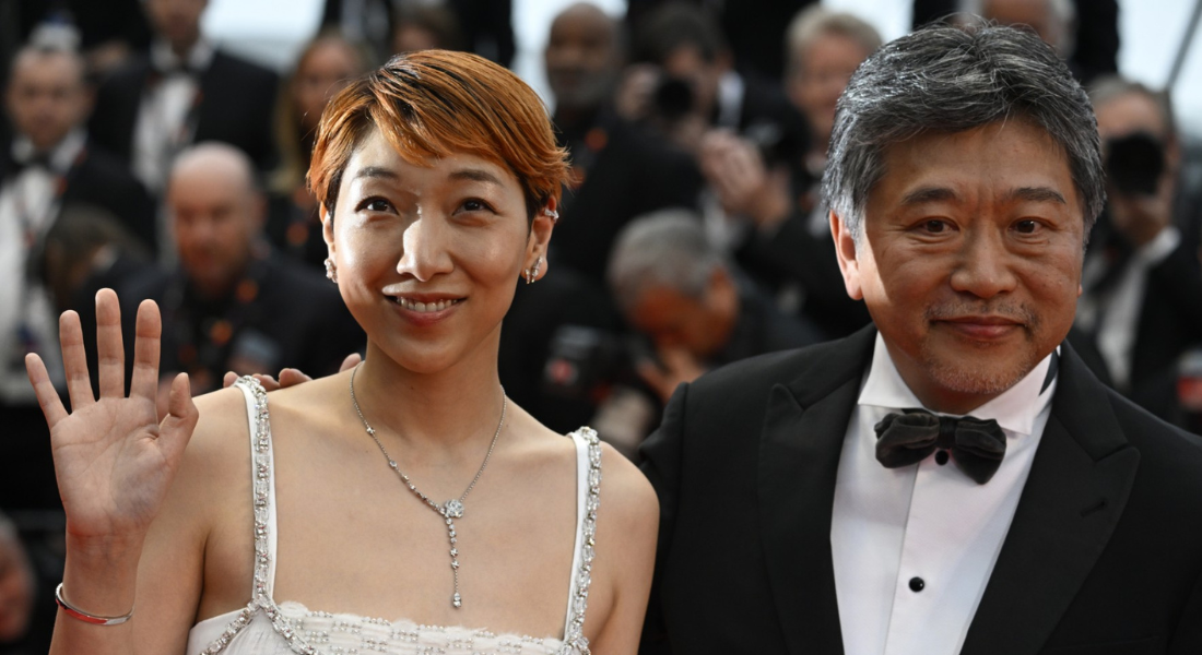 Diretor Kore-Eda Hirokazu com a atriz japonesa Sakura Ando na entrada do Festival de Cannes