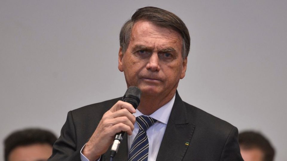 Bolsonaro enfrenta 19 ações no TSE