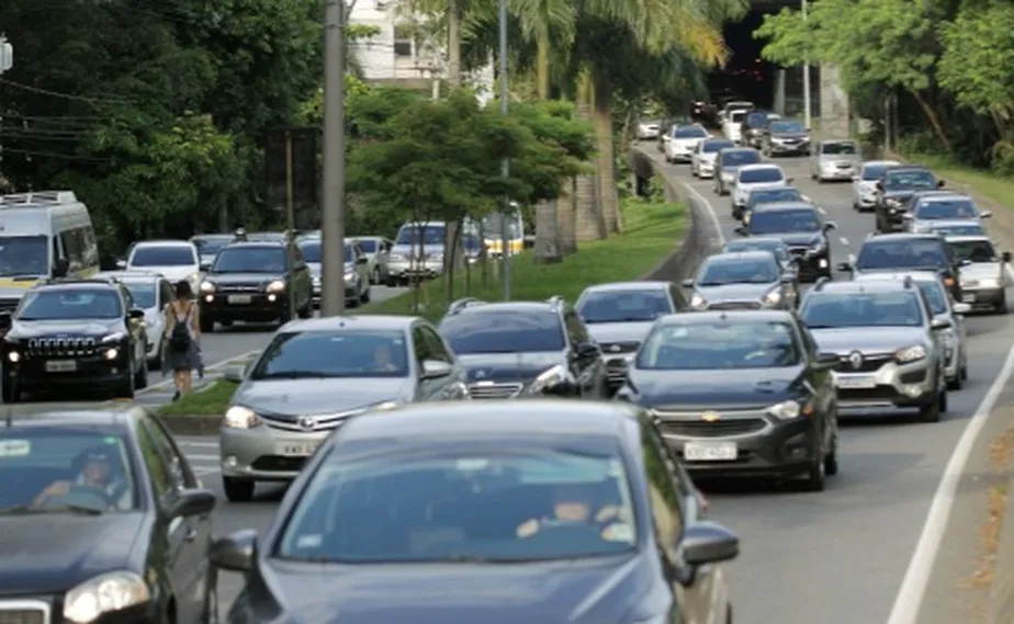  Preços elevados dos automóveis incomodam o presidente Lula.