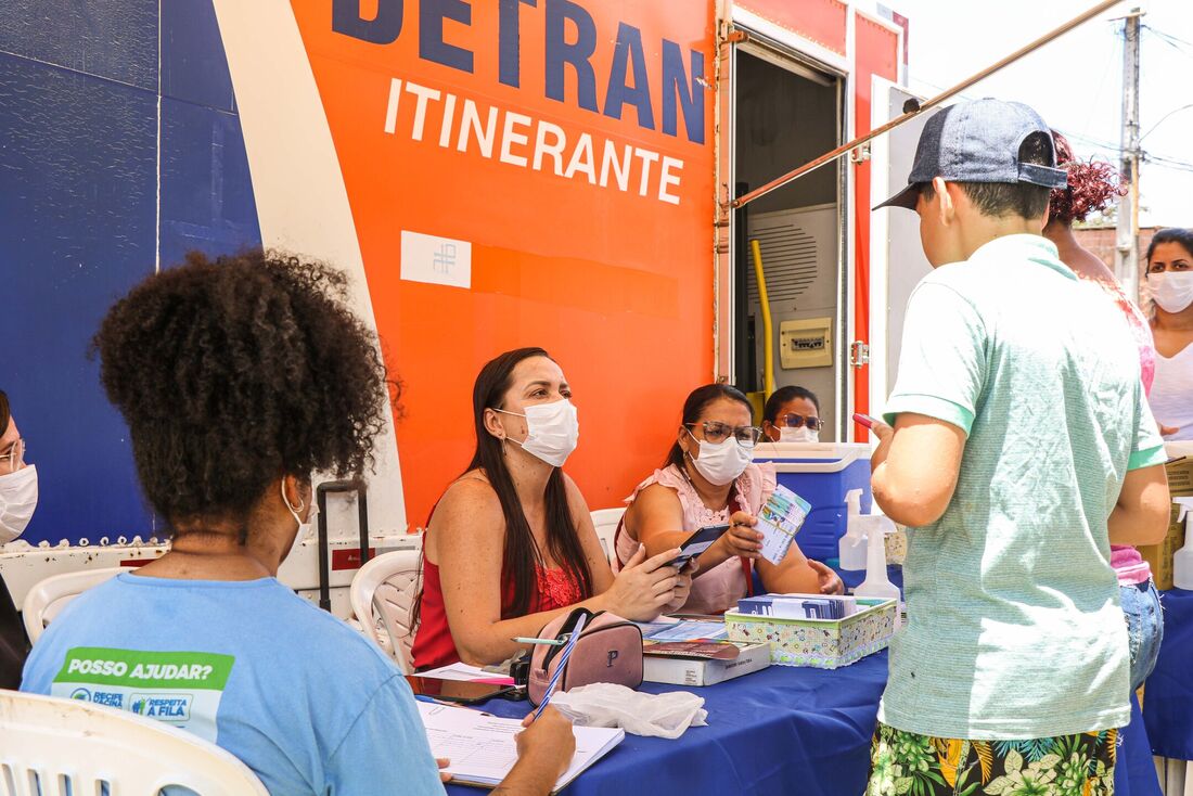 Caminhão do Detran Itinerante