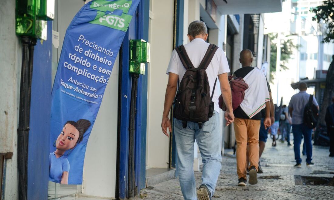 IBGE: emprego foi recorde e número de trabalhadores com ensino superior chegou a 23,1% em 2023