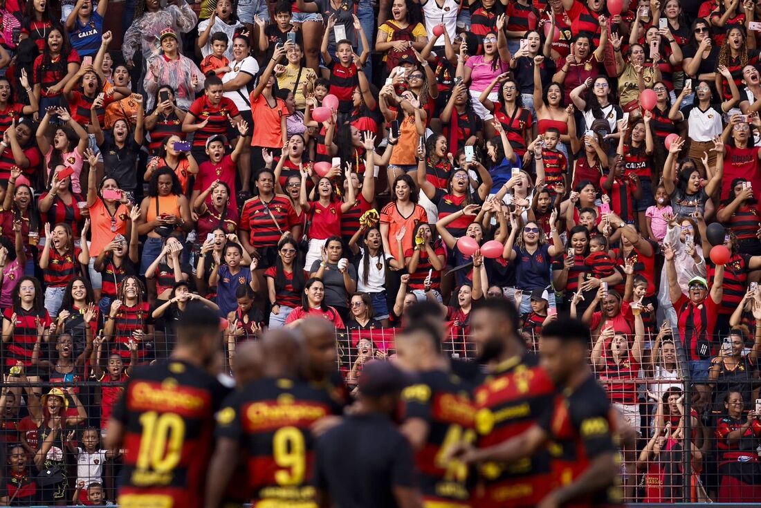 Torcida do Sport na Ilha do Retiro