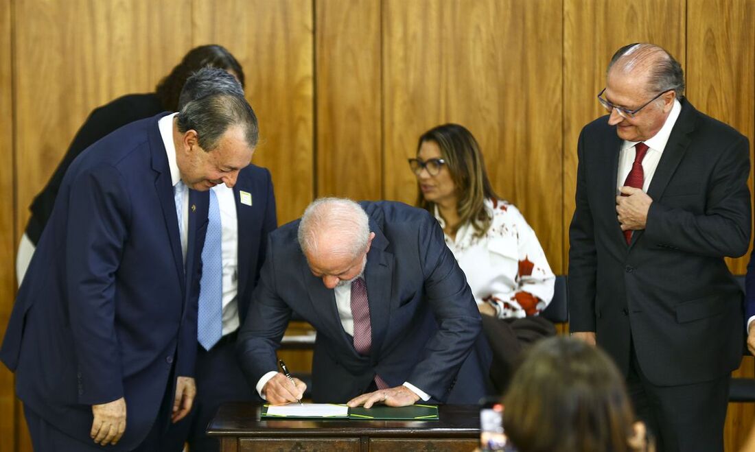 CBA deixa de ser vinculado à Superintendência da Zona Franca de Manaus (Suframa) e passa a ser gerido pela organização social Fundação Universitas de Estudos Amazônicos (FUEA).