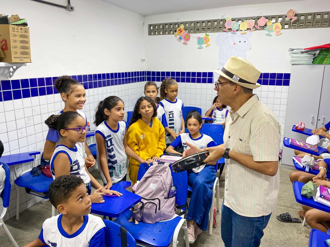 Projeto leva arte e cultura popular às escolas