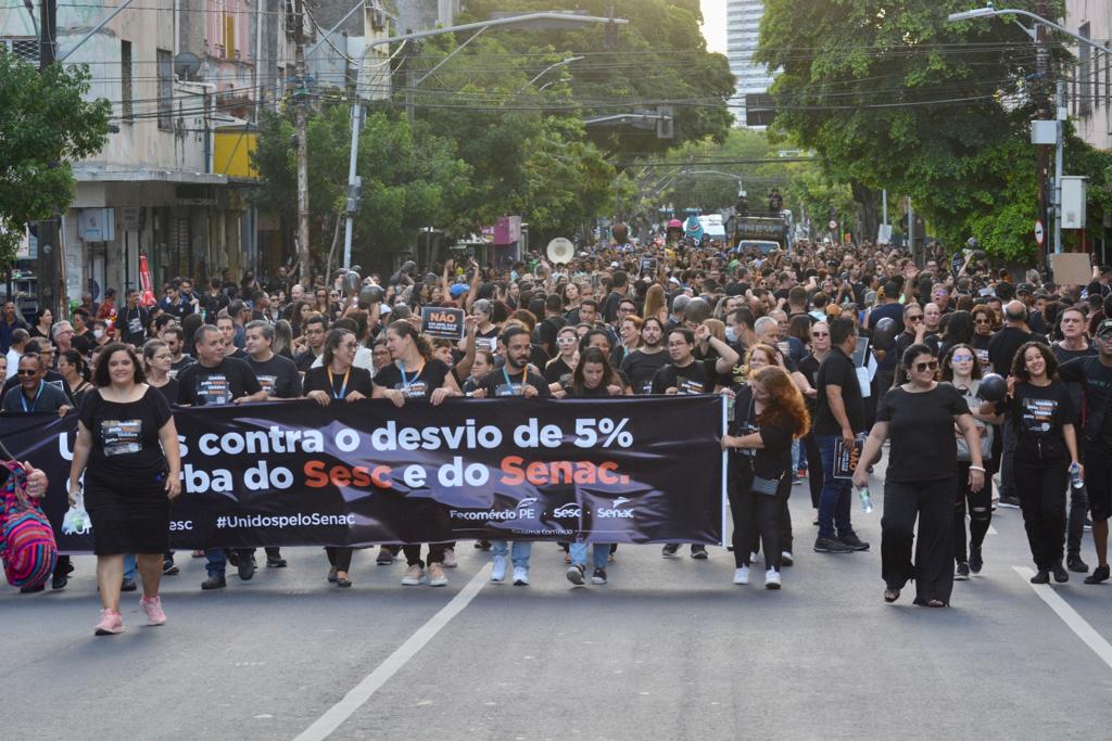 Ato público contra os cortes no Sesc/Senac