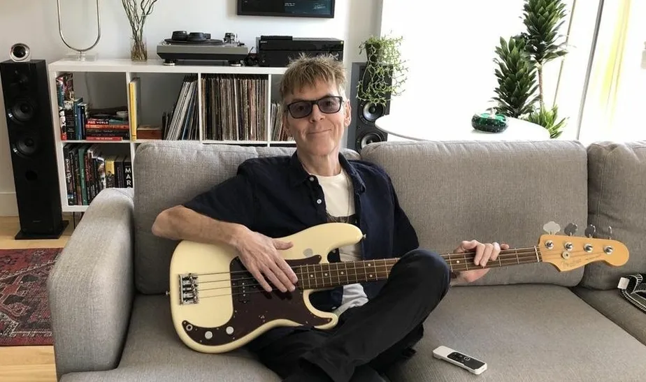 O músico Andy Rorke morreu aos 59 anos após uma longa batalha contra câncer no pâncreas 