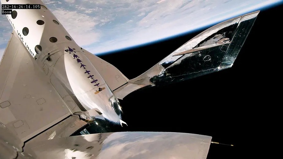 Virgin Galactic mostra a espaçonave Unity 