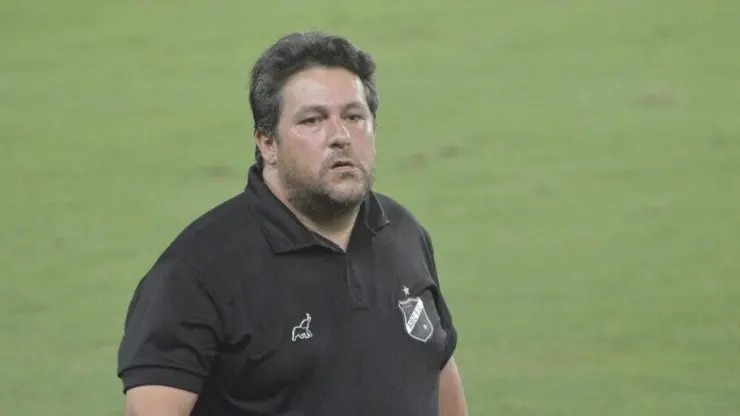 Fernando Marchiori, novo técnico do Timbu