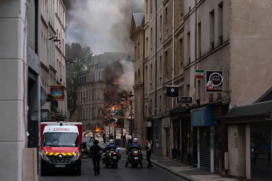 Explosão no centro de Paris 