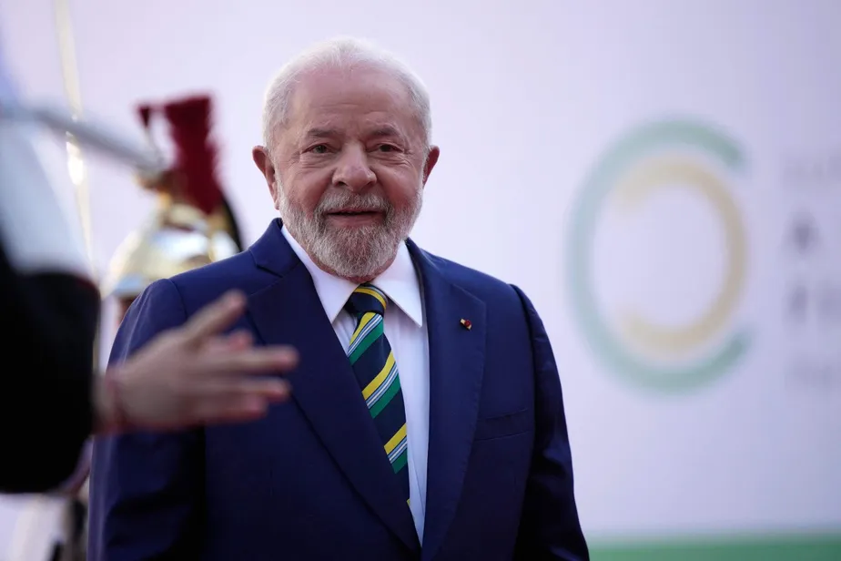 Presidente Luiz Inácio Lula da Silva chega para Cúpula para Novo Pacto Financeiro Global 