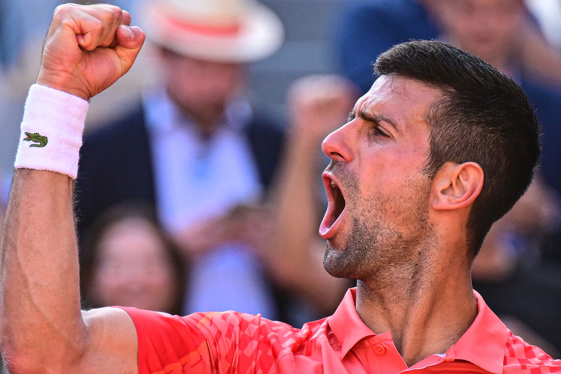 Djokovic celebra classificação às semifinais de Roland Garros