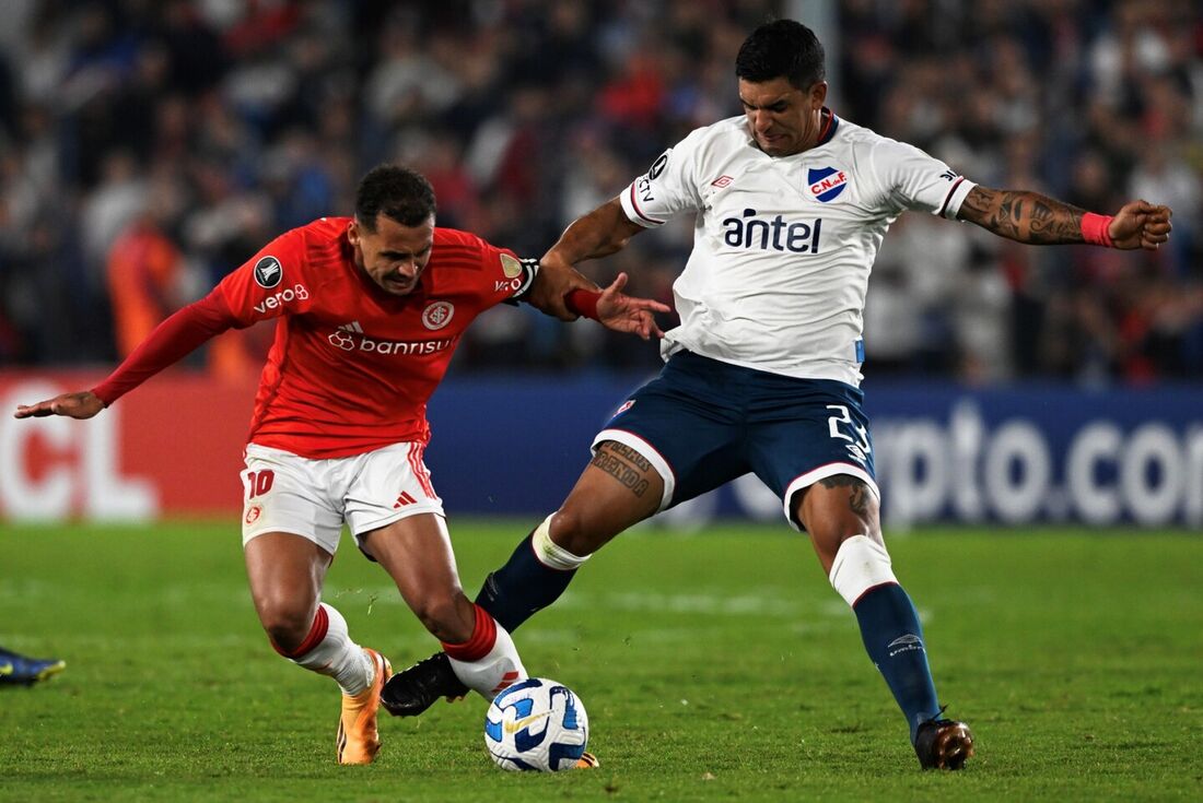 Internacional e Nacional do Uruguai se enfrentaram durante a Libertadores