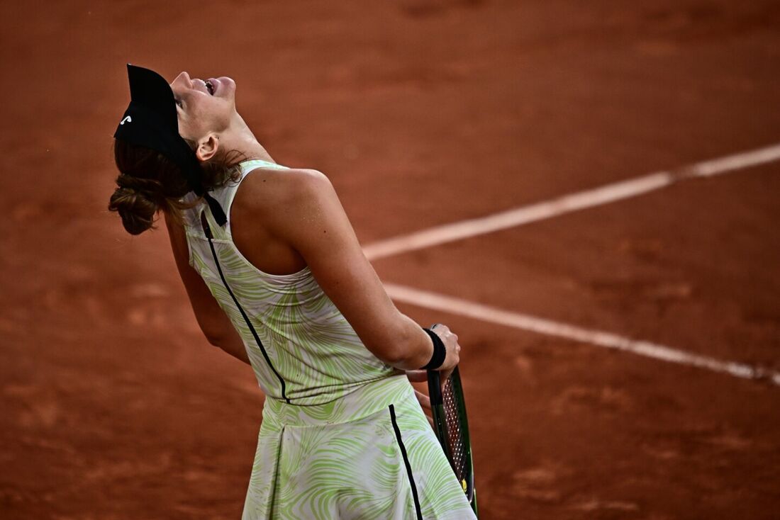 Bia Haddad perde para Iga Swiatek na semifinal de Roland Garros