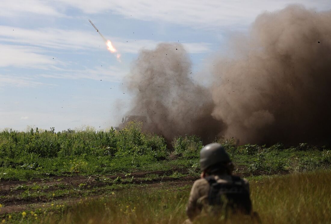 Exército russo tem bombardeado Kherson e os arredores regularmente, desde que os ucranianos retomaram a cidade, posicionados na margem esquerda do Dnieper