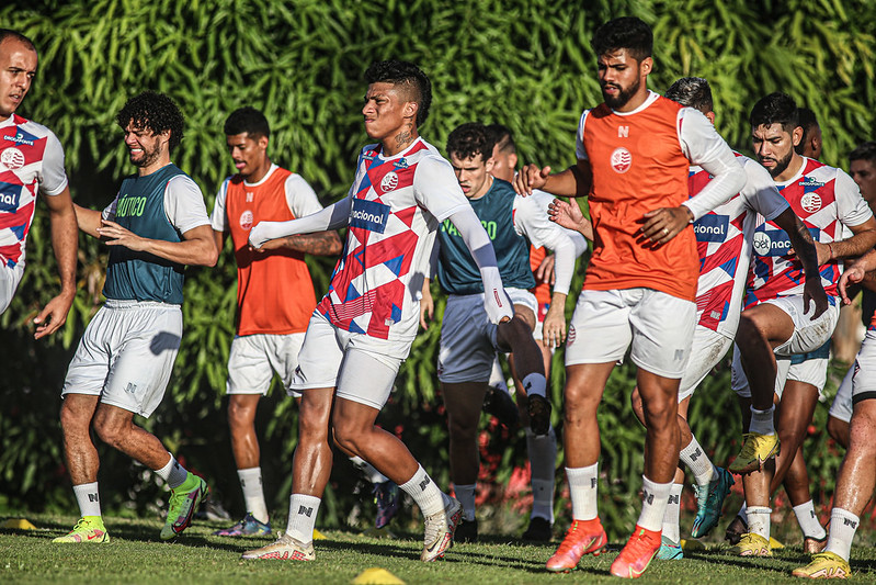 Confira escalações e onde assistir ao jogo entre Pouso Alegre e Náutico -  Folha PE