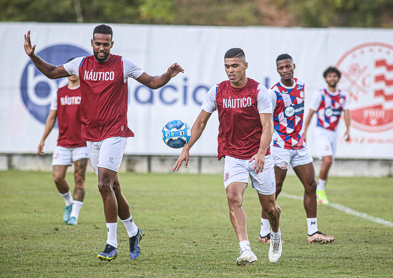 Confira escalações e onde assistir ao jogo entre Pouso Alegre e Náutico -  Folha PE