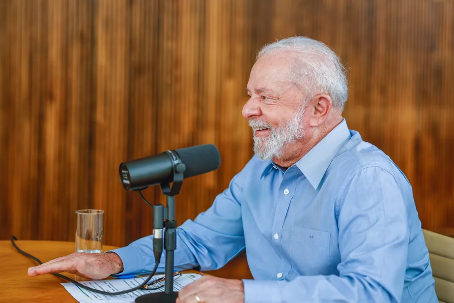 Lula faz sua primeira live do governo mais de cinco meses após assumir mandato 