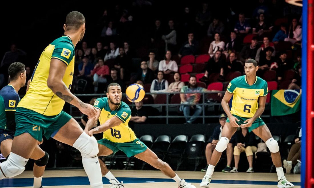 Liga das Nações de Vôlei Masculino 2023: Brasil derrota China e