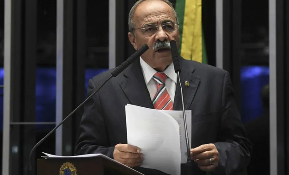 Senador Chico Rodrigues foi flagrado com R$ 30 mil 