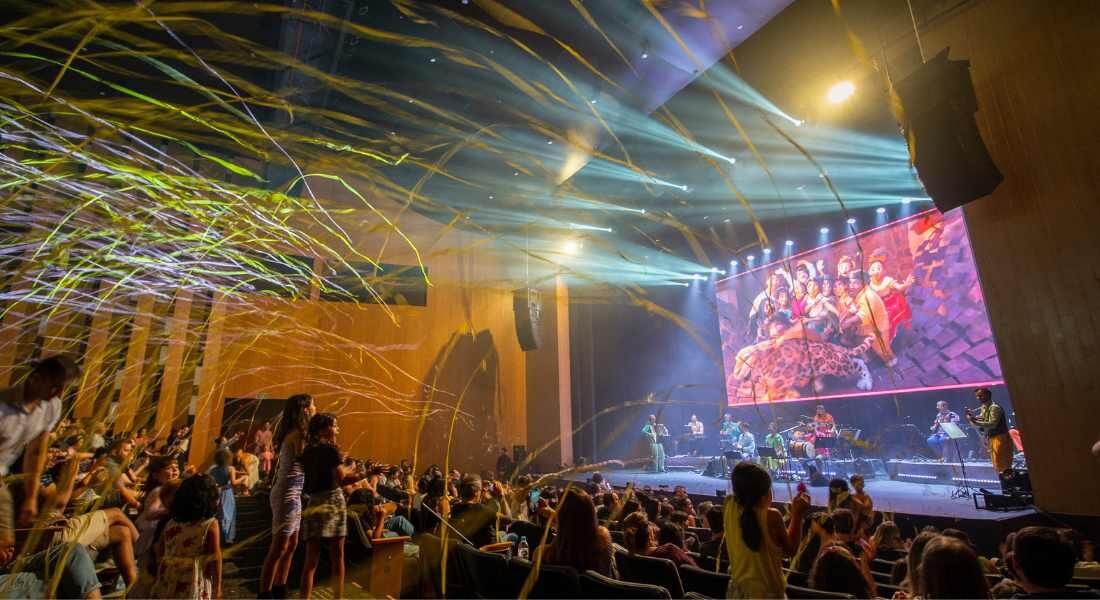 "Cantando com Encanto"